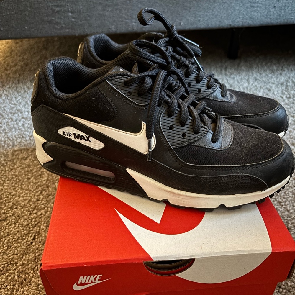 Nike Air Max Women’s Sneakers
